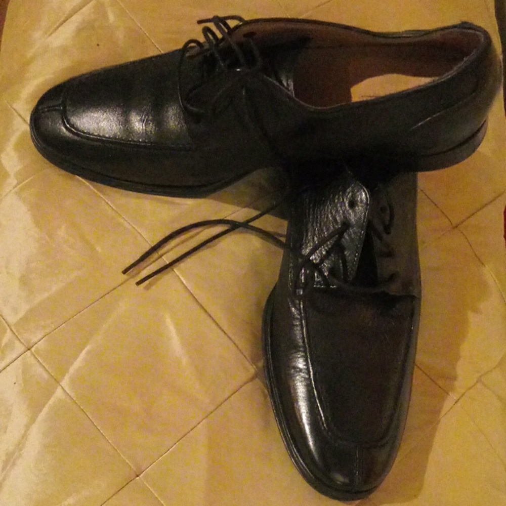 Shoes - Picture 3 of 5